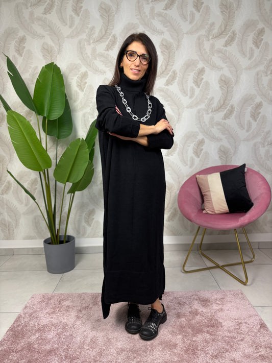 Abito in maglia asimmetrico